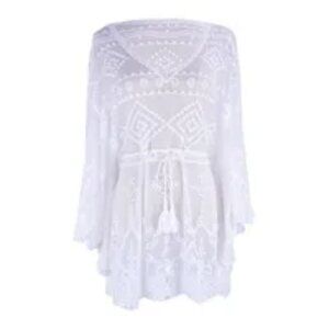 Boho Chic White Lace Swimsuit Cover-Up – Relaxed & Flowing Beachwear